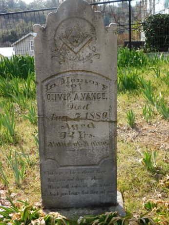[Picture of Oliver Vance grave]